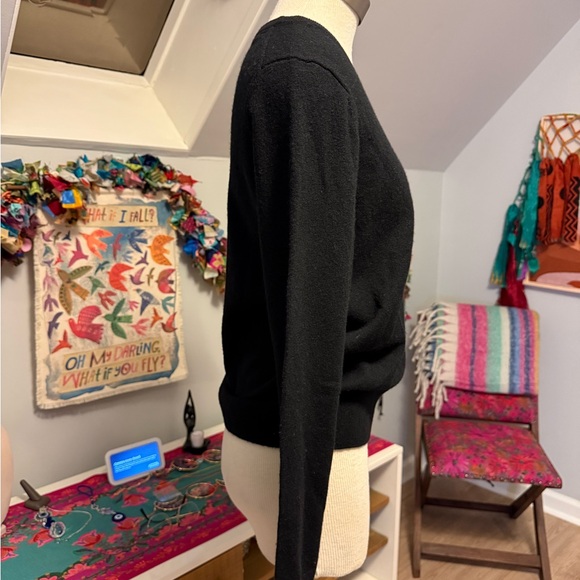 NWOT Quince Black Cashmere V-Neck Sweater - Picture 5 of 9